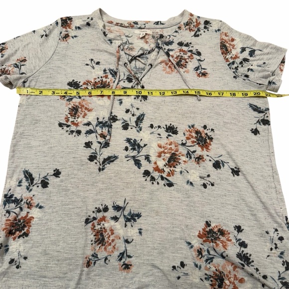 3/$15 Maurices Floral Lace Up Top Women’s XL Cottage Boho Casual Spring Summer - Picture 5 of 6